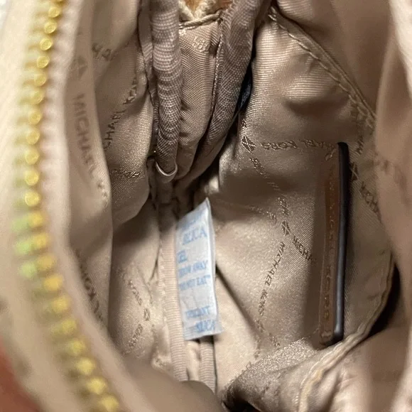 NWOT Michael Kors Winnie Medium Quilted Phone Crossbody Bag In Metallic Gold - Picture 9 of 12